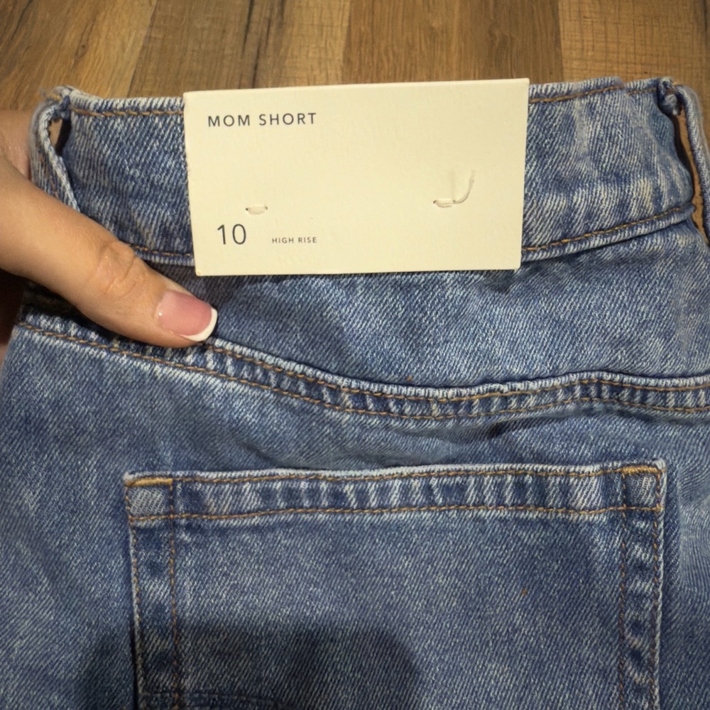 American Eagle NWT High Rise Mom Jean Shorts